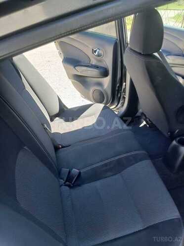 Nissan Versa-4