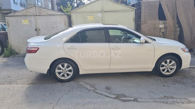 Toyota Camry-13