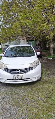 Nissan Versa-1