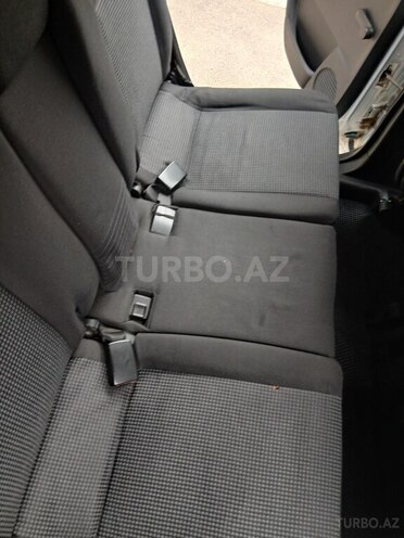 Opel Meriva-11
