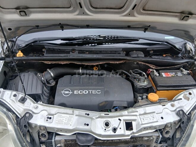 Opel Meriva-13
