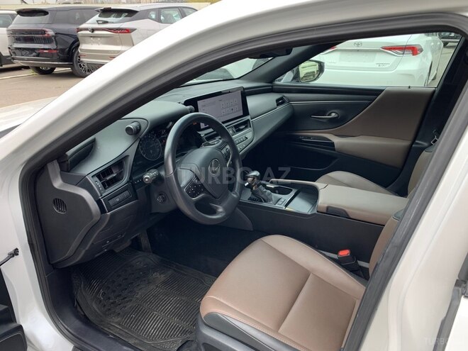 Lexus ES 300h-6