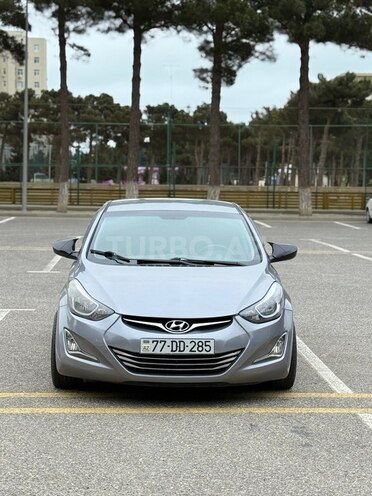 Hyundai Elantra-2