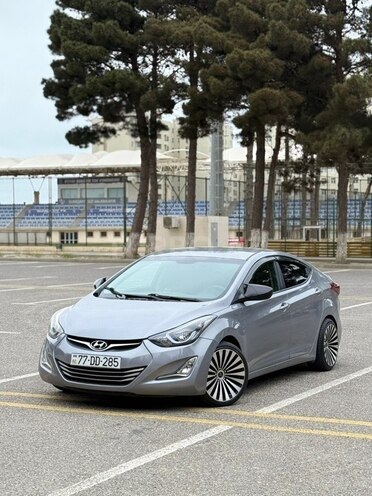 Hyundai Elantra-3