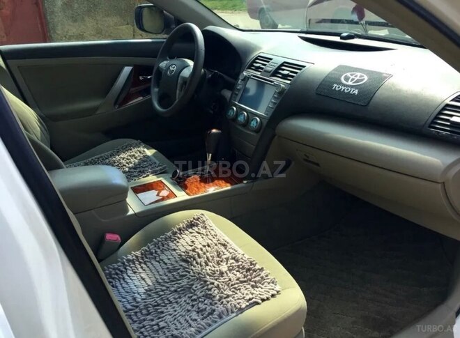 Toyota Camry-9