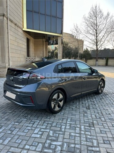 Hyundai IONIQ-7