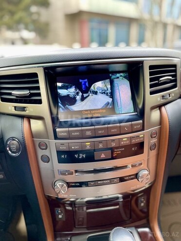 Lexus LX 570-12