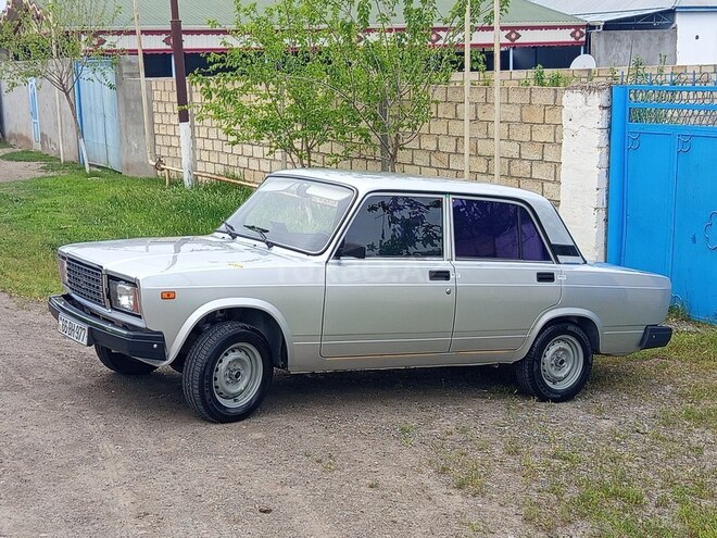 LADA (VAZ) 2107 2010, 137,000 km - 1.6 l - 
