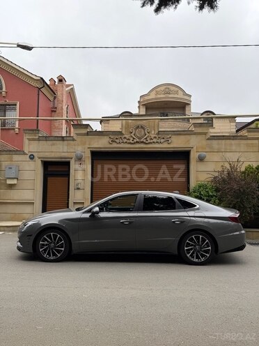 Hyundai Sonata-4