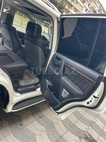 Toyota Land Cruiser-10