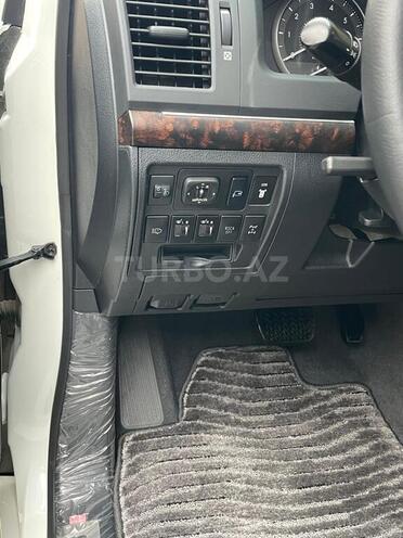 Toyota Land Cruiser-9