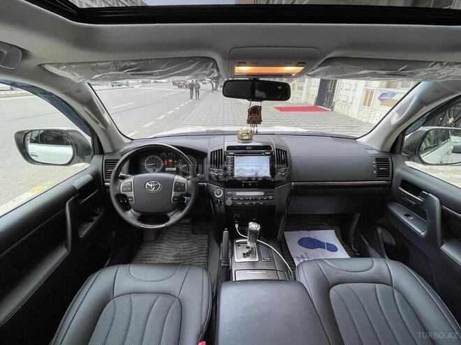 Toyota Land Cruiser-5
