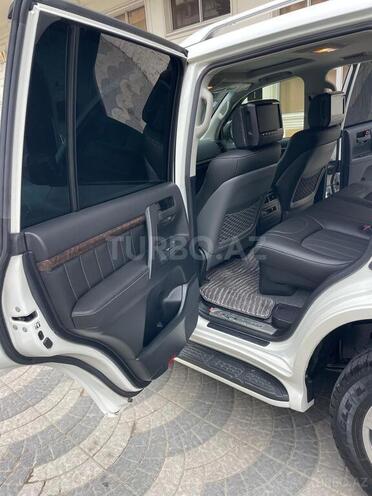 Toyota Land Cruiser-17