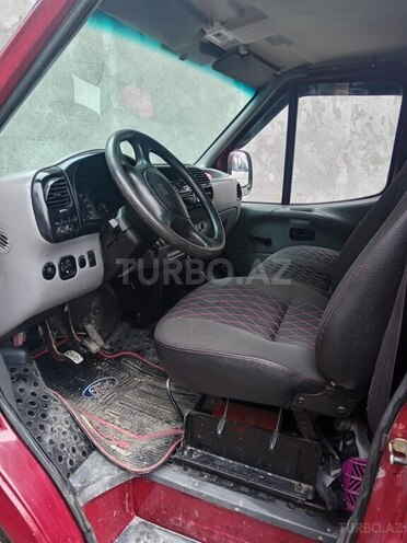 Ford Transit-3