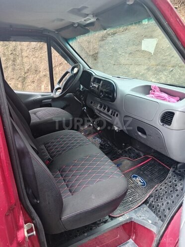 Ford Transit-7