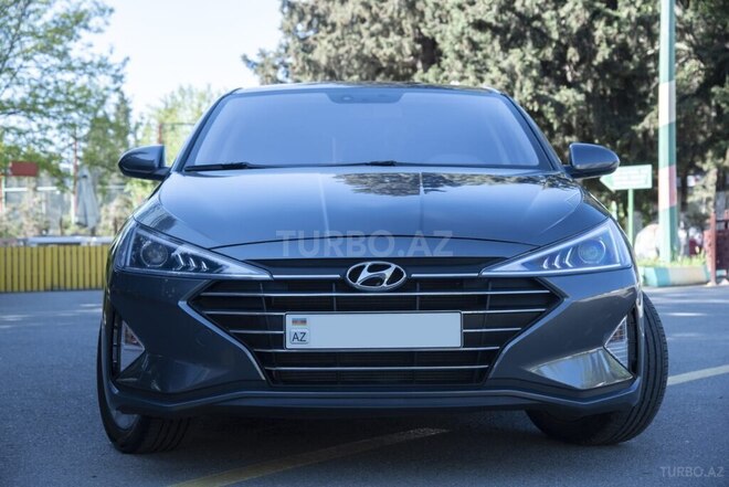 Hyundai Elantra-1