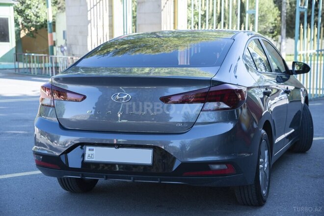 Hyundai Elantra-2