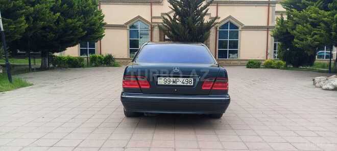 Mercedes E 200-2