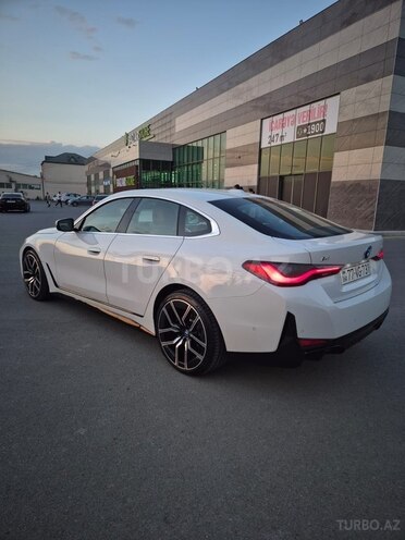 BMW i4-4