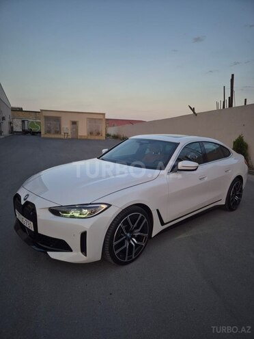 BMW i4-2
