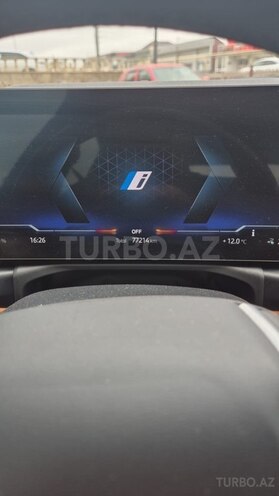 BMW i4-10