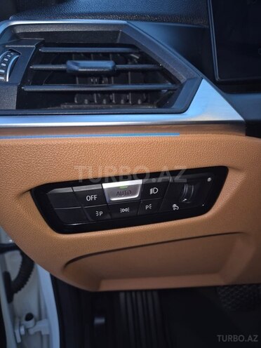 BMW i4-7