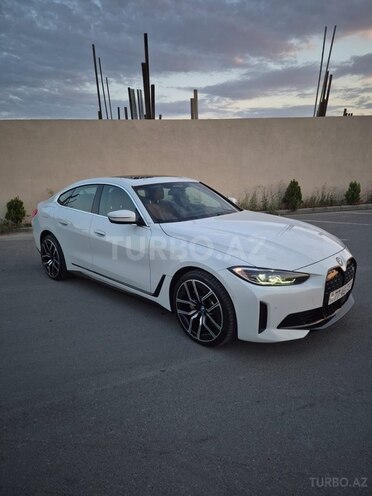 BMW i4-3