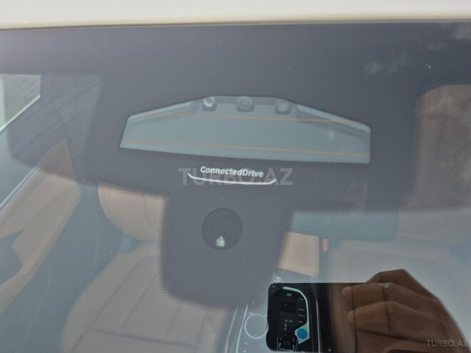 BMW i4-12