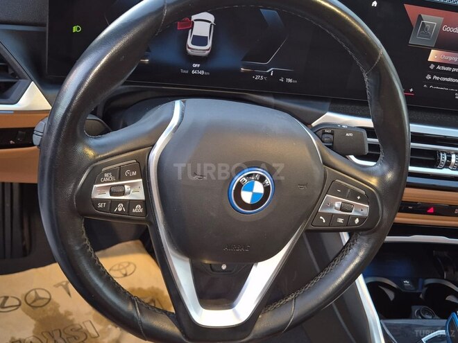 BMW i4-9