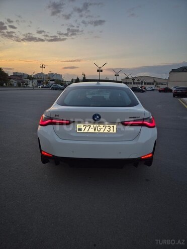 BMW i4-5