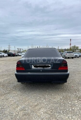 Mercedes C 240-6