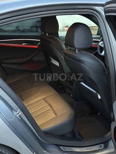 BMW 530e-14