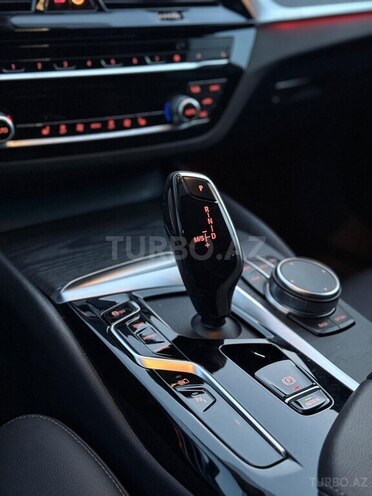 BMW 530e-18