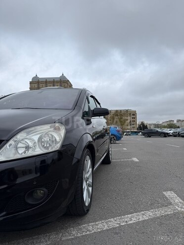 Opel Zafira-12