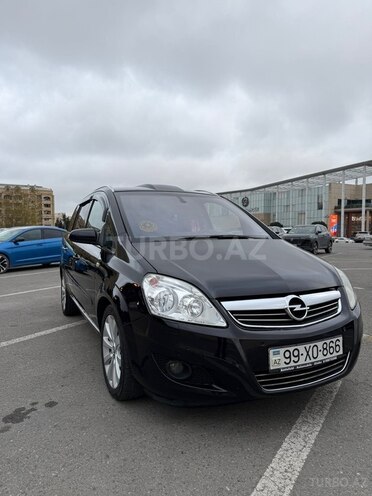 Opel Zafira-10