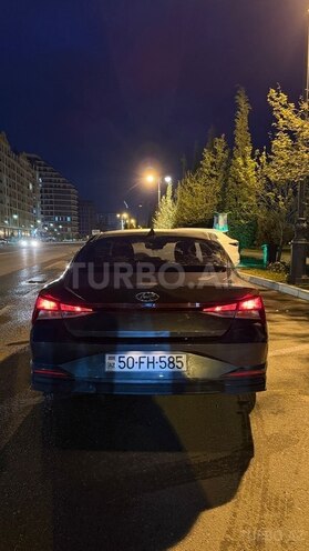 Hyundai Elantra-4