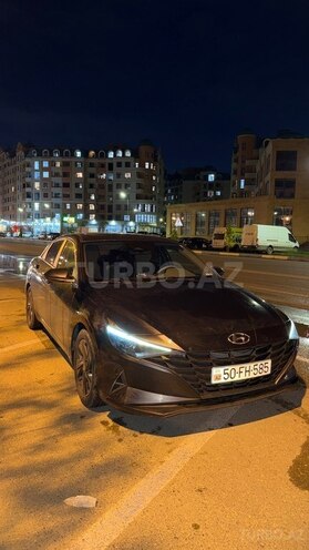 Hyundai Elantra-1