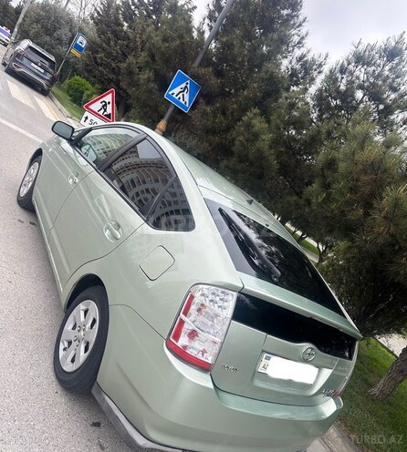 Toyota Prius-3