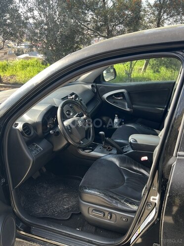 Toyota RAV4-4