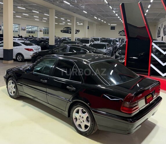 Mercedes C 230-11