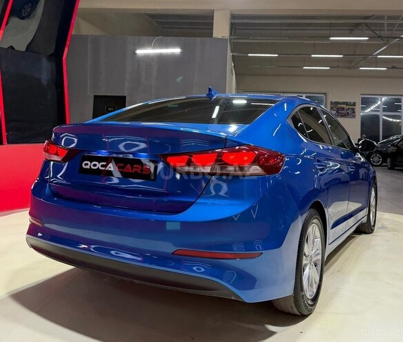 Hyundai Elantra-9