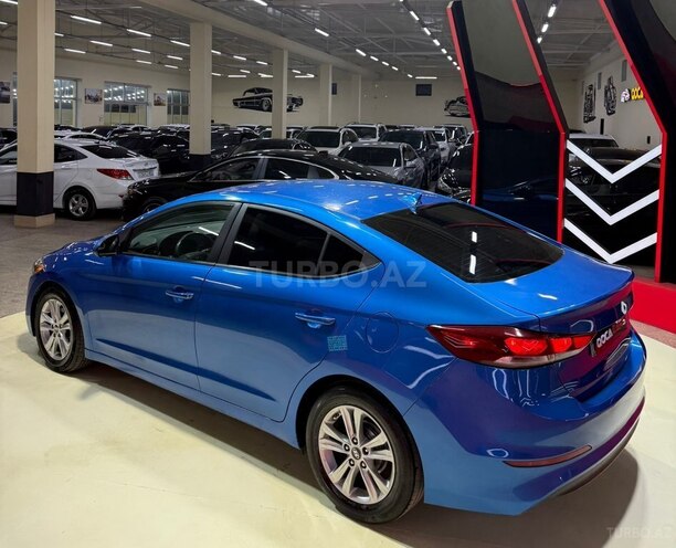 Hyundai Elantra-8