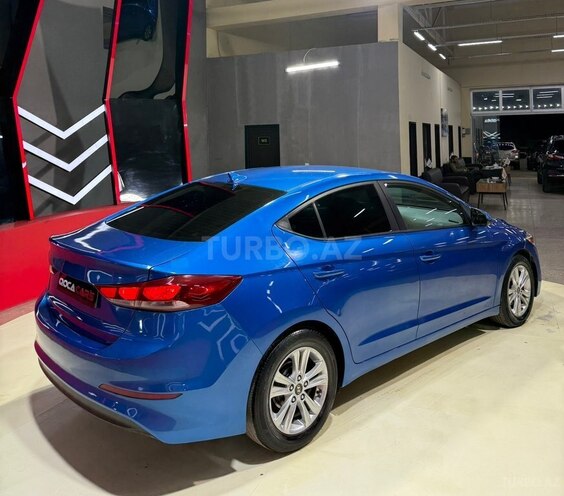 Hyundai Elantra-10