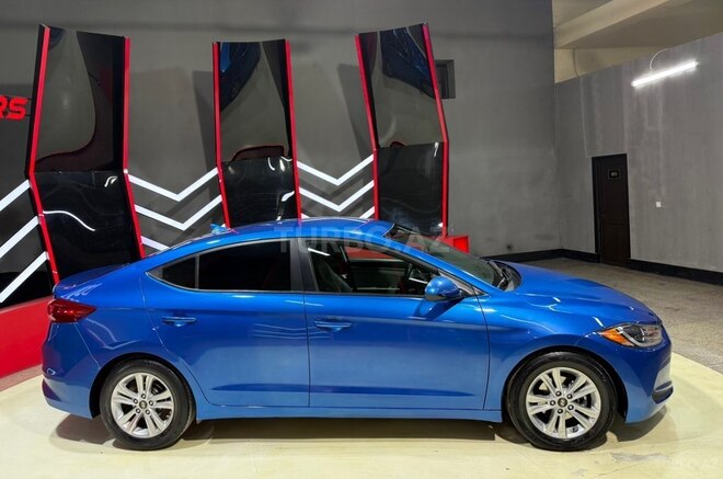 Hyundai Elantra-6