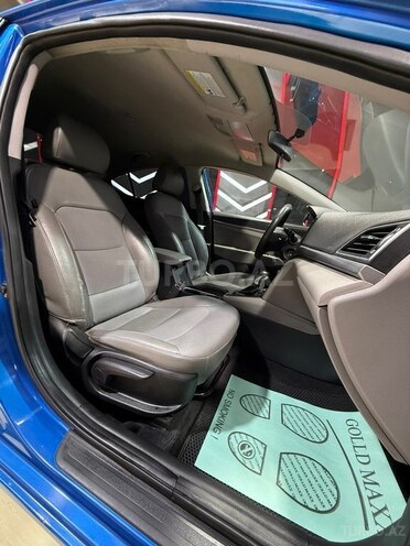 Hyundai Elantra-15