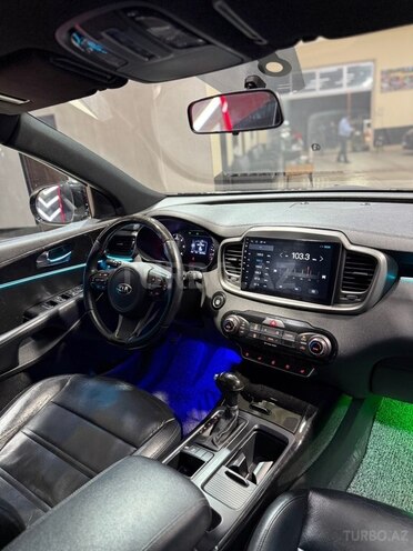 Kia Sorento-14