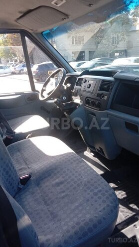 Ford Transit-8