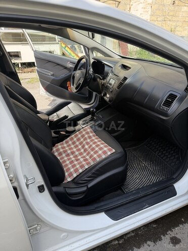 Kia Cerato-8