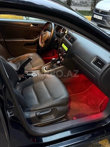 Volkswagen Jetta-9