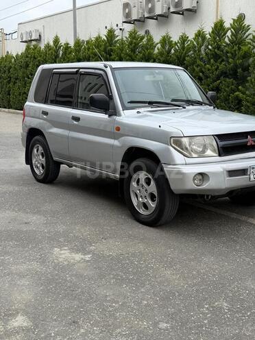 Mitsubishi Pajero io-6